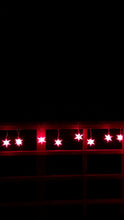 Laden Sie das Bild in den Galerie-Viewer, StarLed 10er Stern Kette rot - Muster
